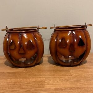 Jack-o’-lantern candle holder